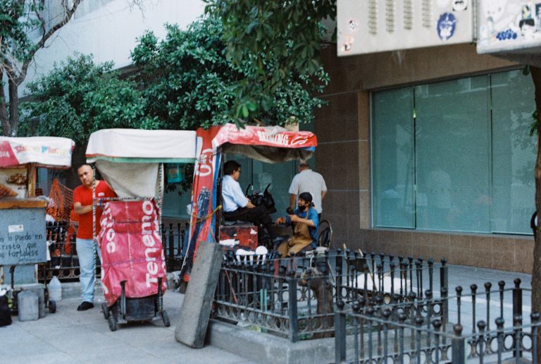Street photo in Monterrey, Mexico by Jorge Cárdenas