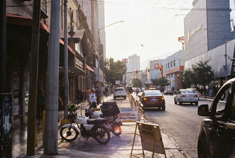 Street photo in Monterrey, Mexico by Jorge Cárdenas