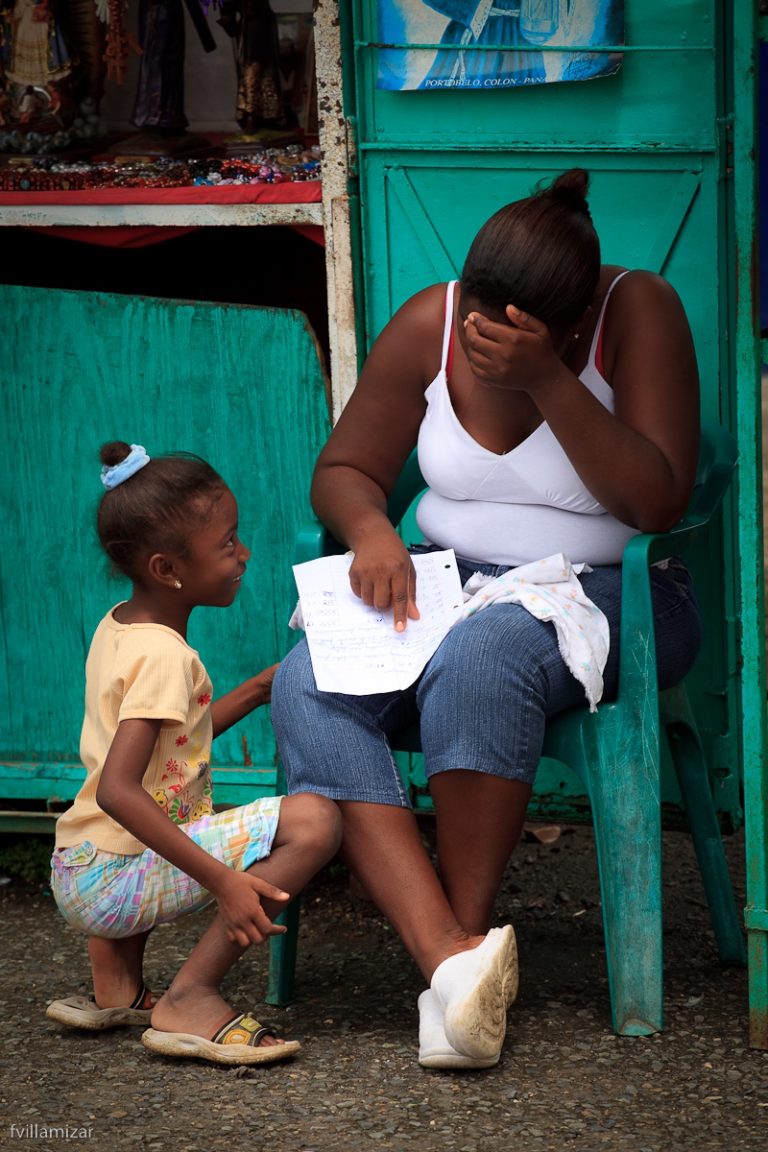 Street photo in Colón, Panama by Fernando Villamizar