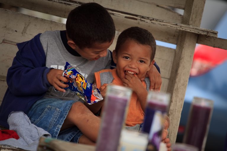 Street photo in Colón, Panama by Fernando Villamizar