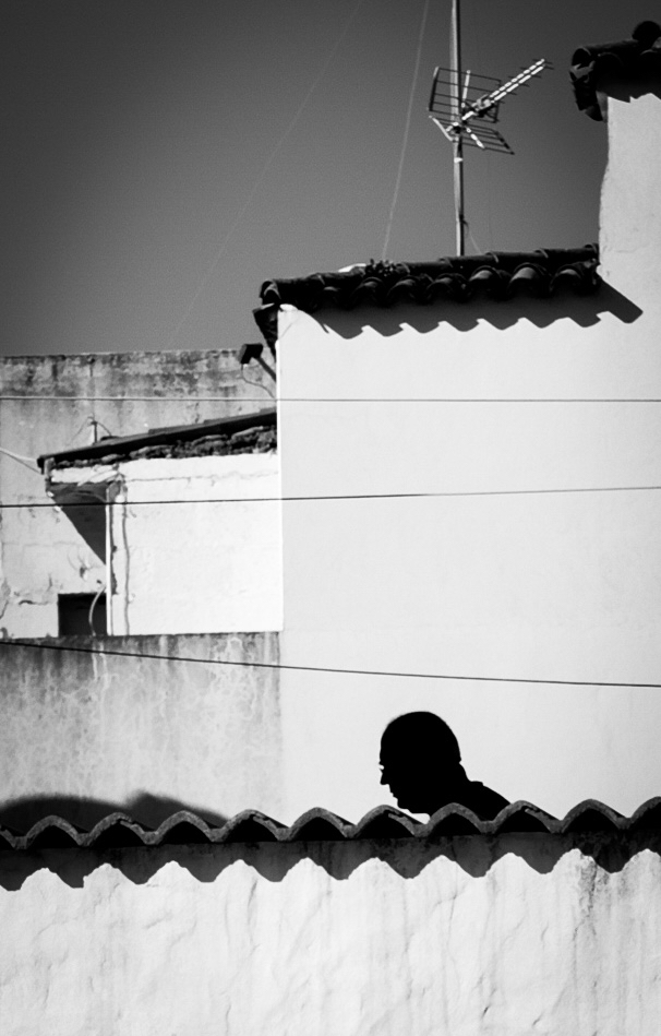 Street photo in Vega de San Mateo, Spain by Svend AM