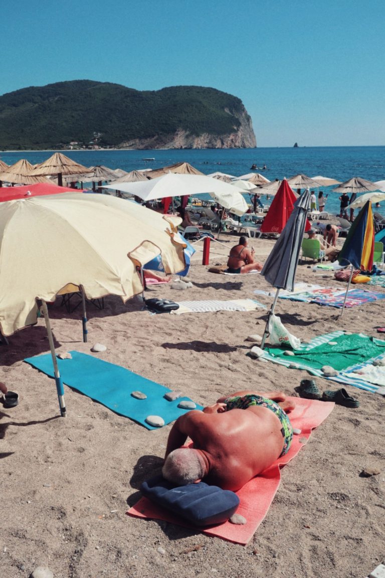 Street photo in Buljarica Beach, Montenegro by Vedran Peruničić