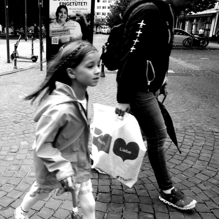 Street photo in Aachen, Germany by Tim Schardt