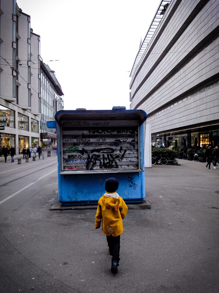 Street photo in Zürich, Switzerland by Daniel Stamm