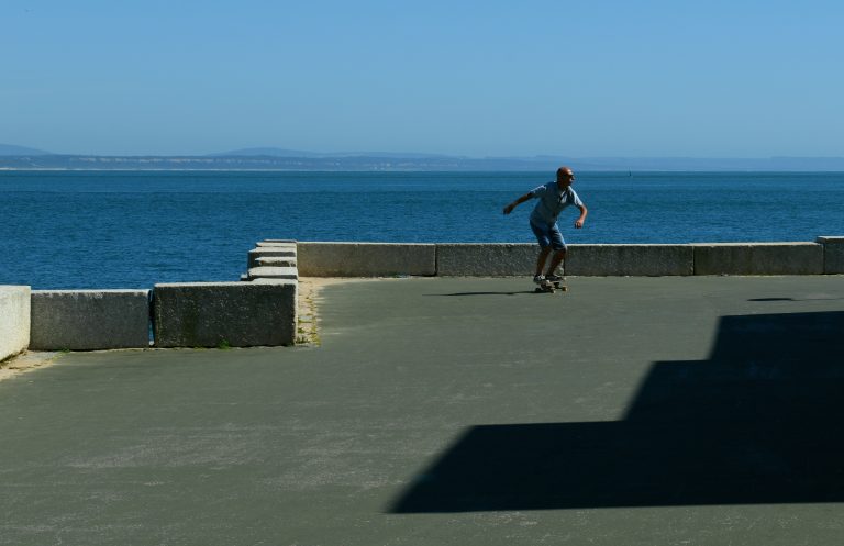Street photo in Carcavelos, Portugal by Rodrigo Marcotich