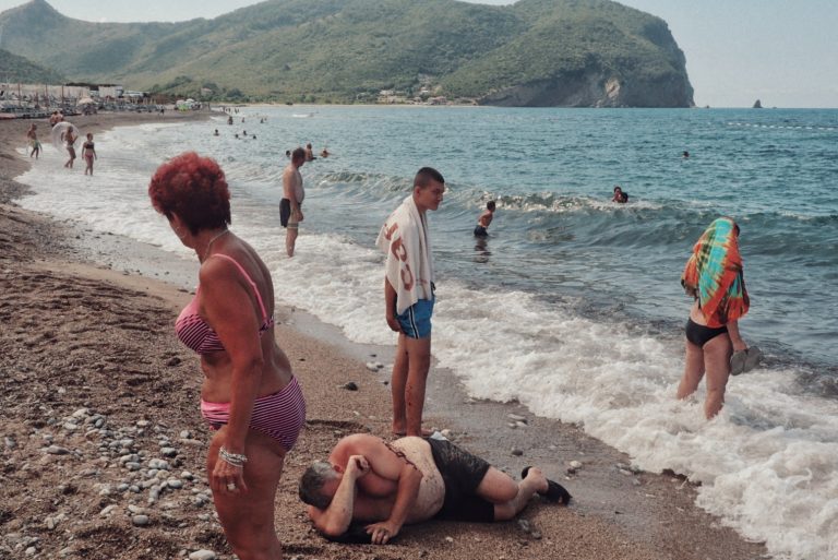 Street photo in Buljarica Beach, Montenegro by Vedran Peruničić