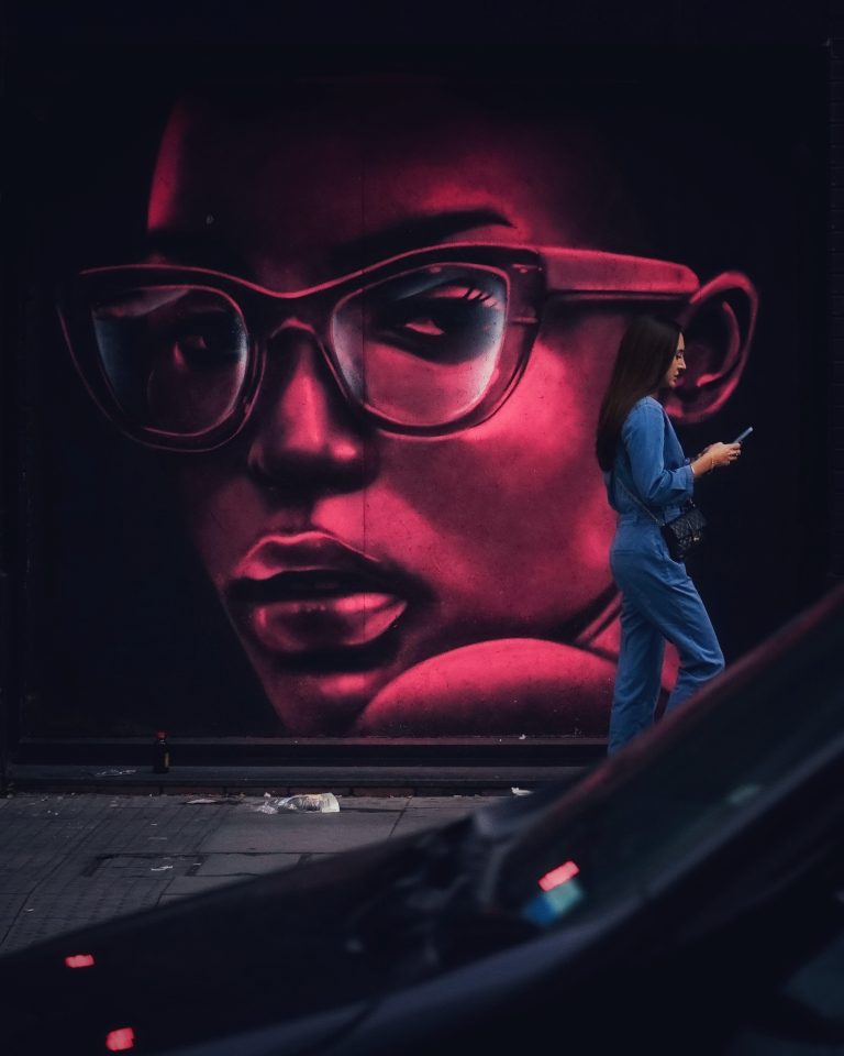 Street photo in London, United Kingdom by Lee Aspey