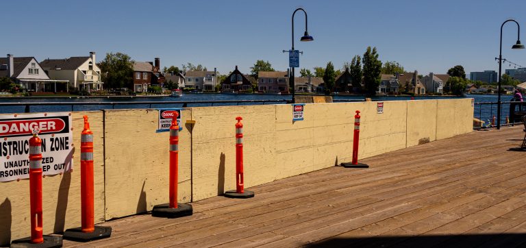 Street photo in Foster City, United States by Nicholas Chan