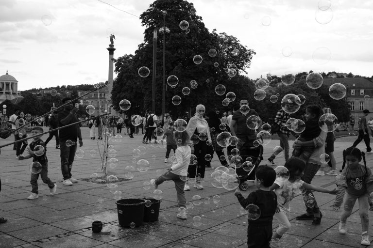 Street photo in Stuttgart, Germany by Nico Liefländer
