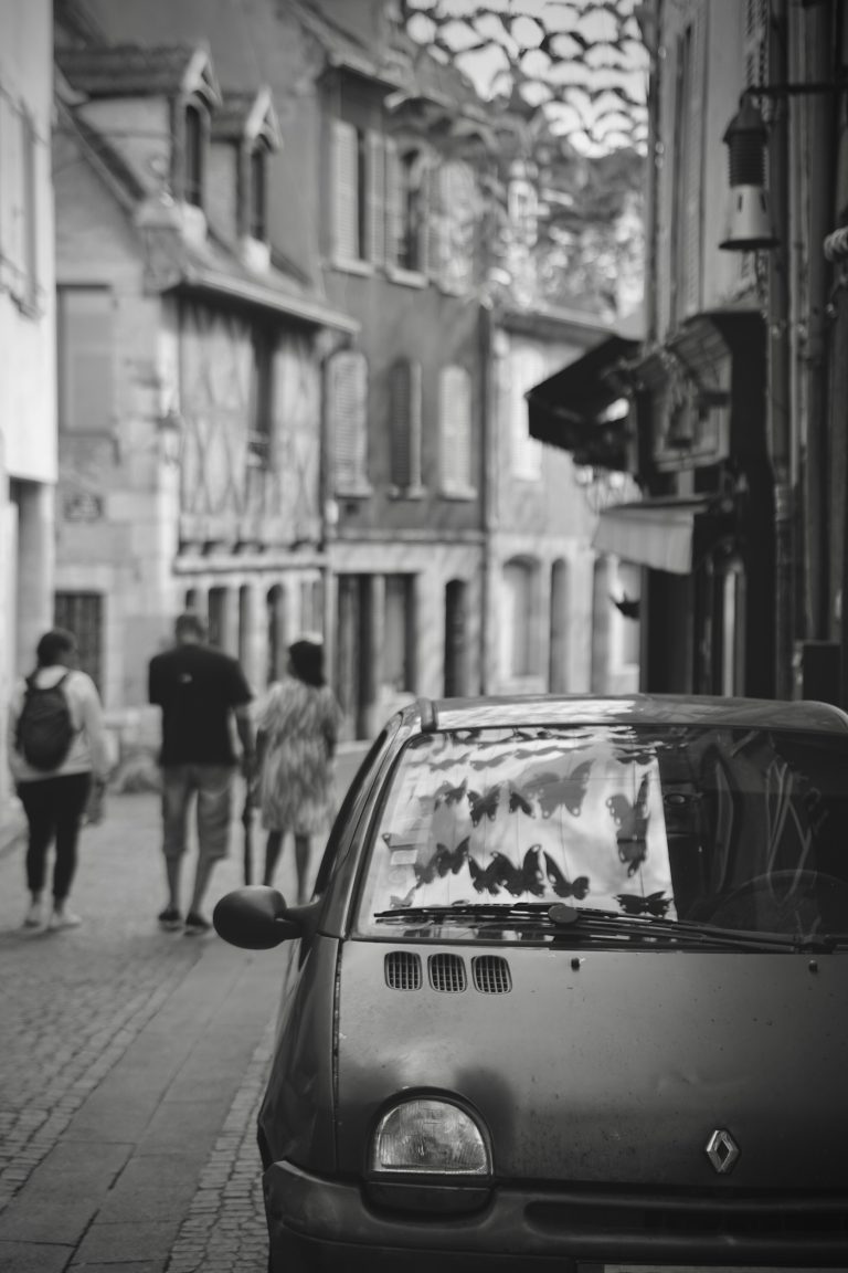 Street photo in Montluçon, France by Gregoire Garcia