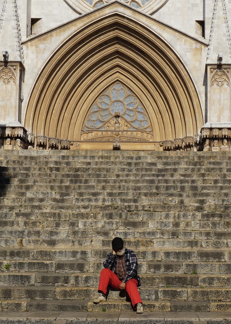 Street photo in Tarragona, Spain by Tal Meiri
