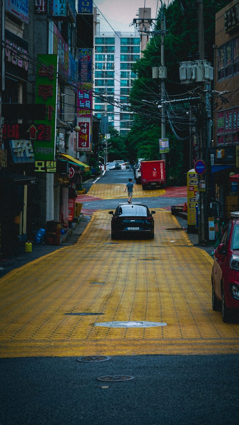 Street photo in Gimpo, South Korea by Jay Mac
