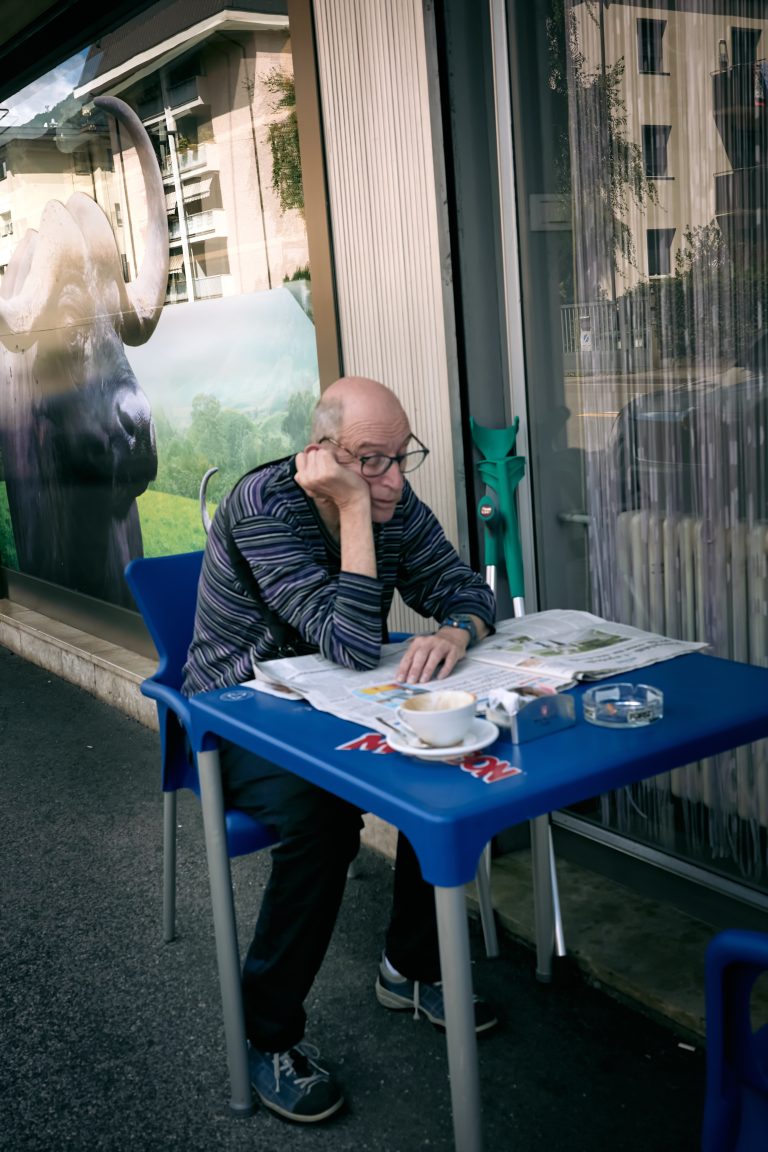 Street photo in Bolzano, Italy by Tim Schardt