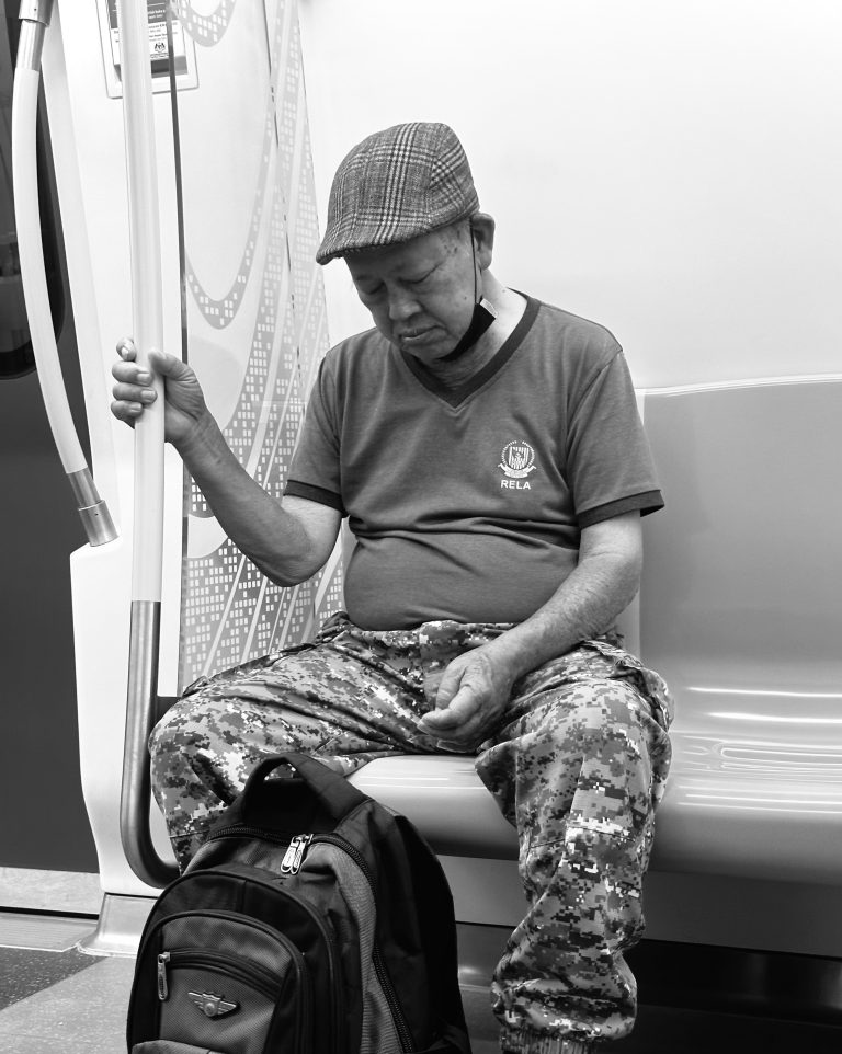Street photo in Cyberjaya, Malaysia by Mohd Fikrilamin Hanapiah