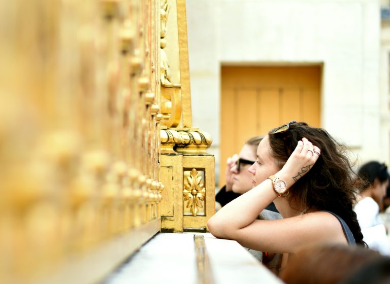 Street photo in Versailles, France by Rodrigo Marcotich