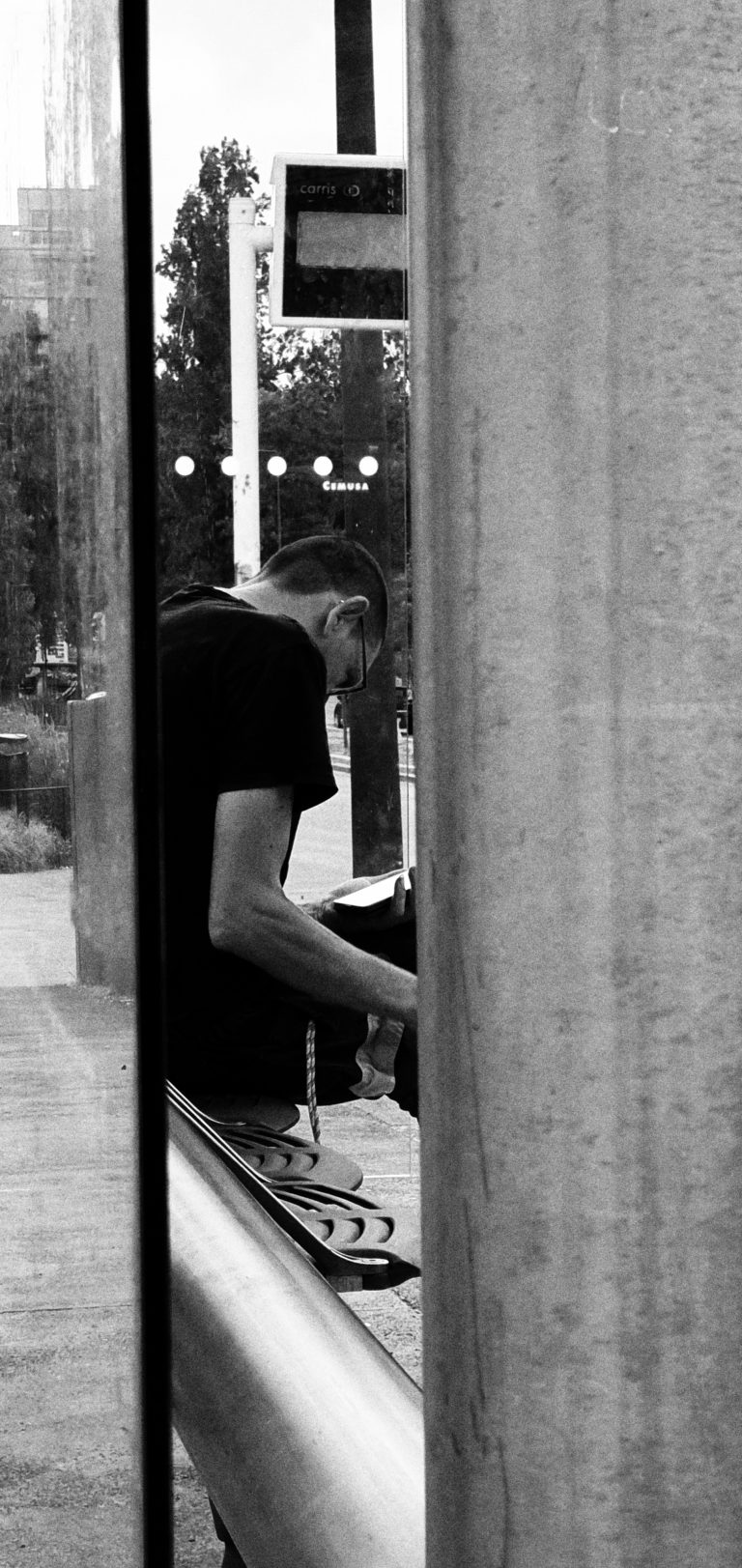 Street photo in Lisbon, Portugal by Ricardo Ferreira