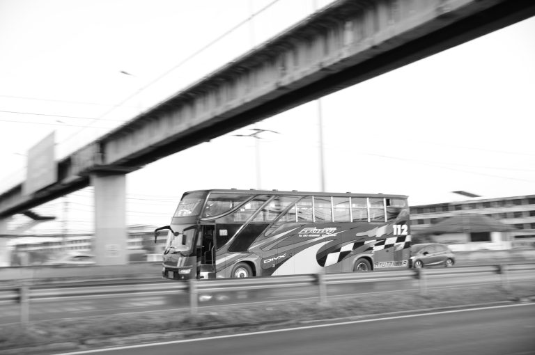 Street photo in Rangsit, Thailand by Peter Baltes