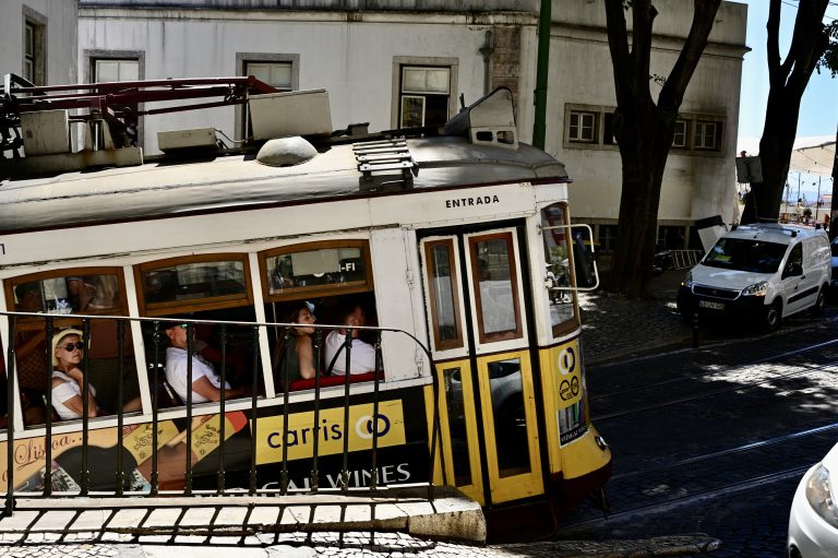 Photo by Américo Sequeira