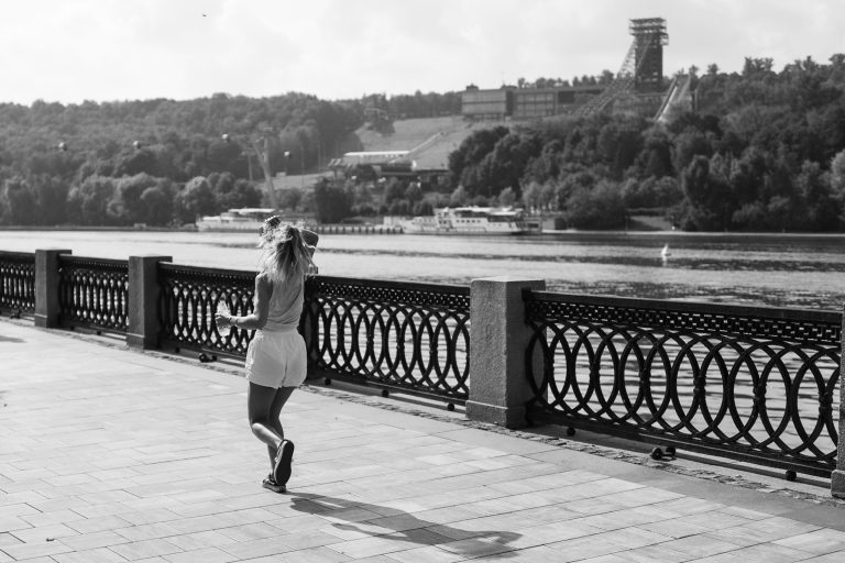 Street photo in Luzhniki, Russia by Dmitry Korol