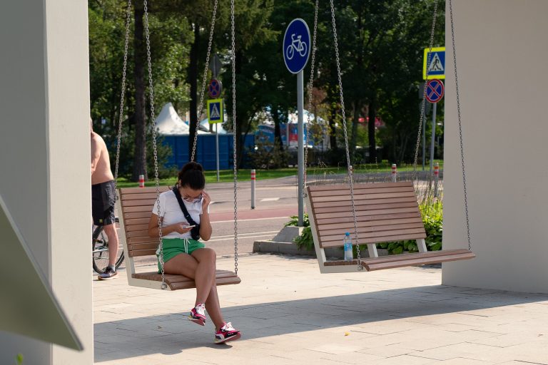 Street photo in Luzhniki, Russia by Dmitry Korol
