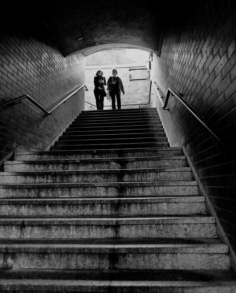 Street photo in London, United Kingdom by Joe Falcony