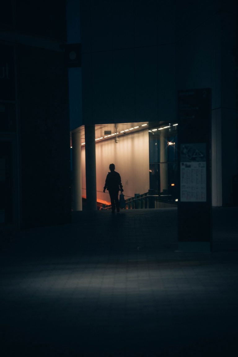 Street photo in Birmingham, United Kingdom by Tom Parkins