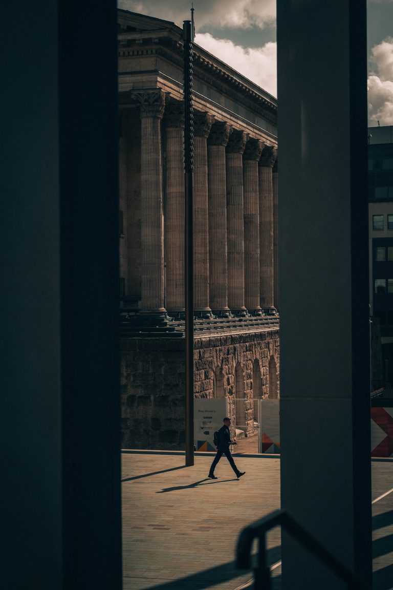 Street photo in Birmingham, United Kingdom by Tom Parkins