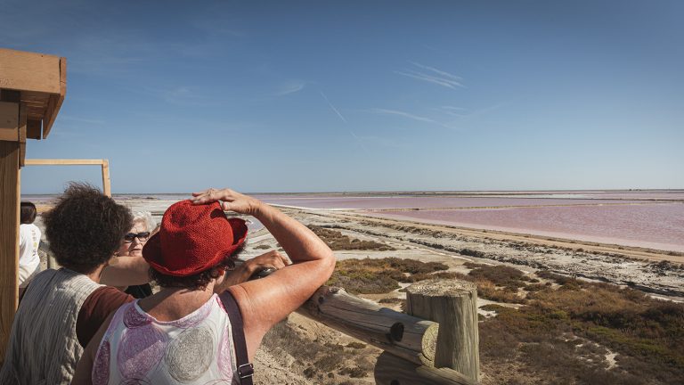 Street photo in Port-Saint-Louis-du-Rhône, France by Gaëtan Delecluse