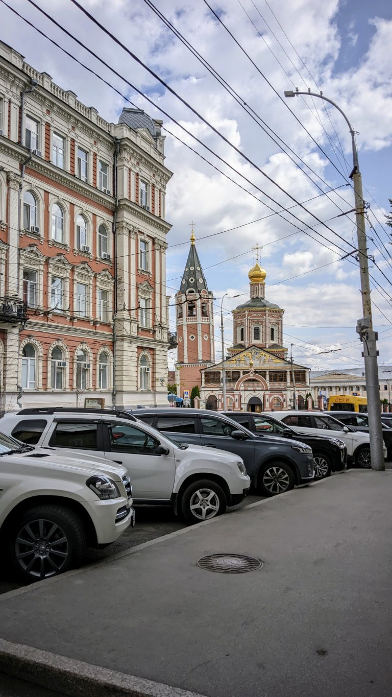 Street photo in Saratov, Russia by Denis Ermashevsky