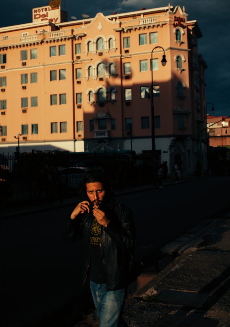 Street photo in San José, Costa Rica by Agustin Munoz