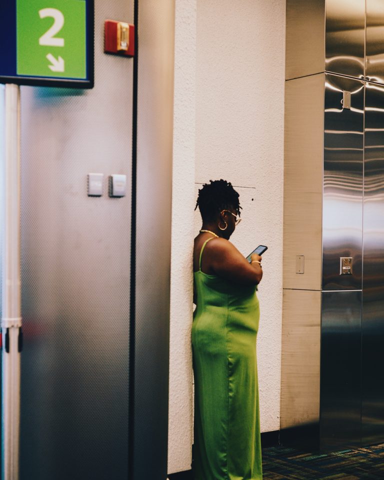 Street photo in Miami, United States by Agustin Munoz