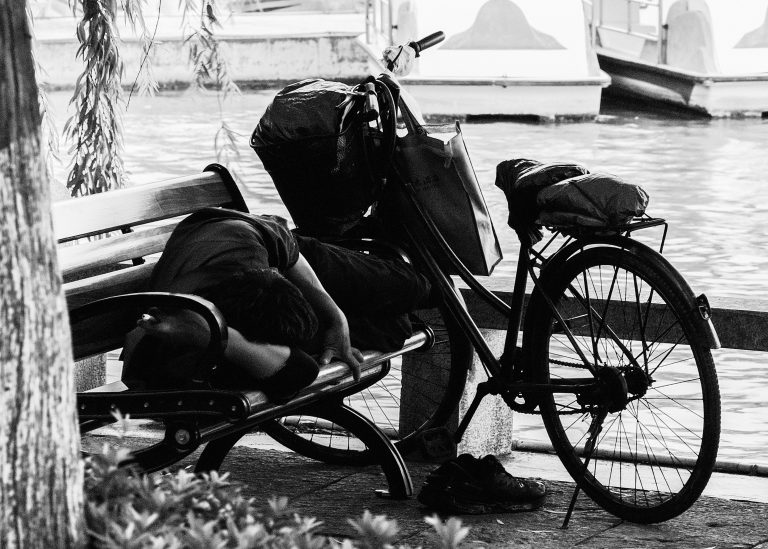 Street photo in Jiaxing, China by Veit Kwok