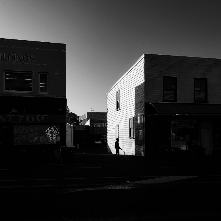 Street photo in Auckland, New Zealand by Ara In The Para