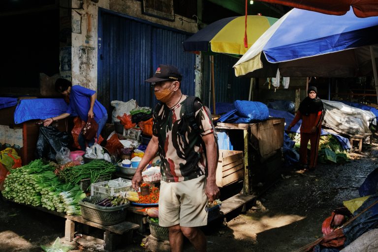Street photo in Palopo, Indonesia by Ulla Maron