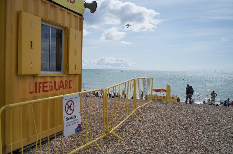 Street photo in Brighton, United Kingdom by Matthew Maber