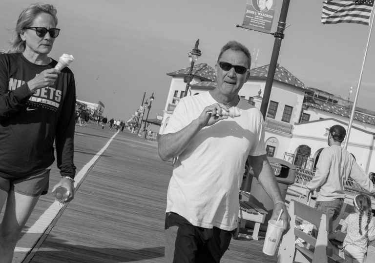 Street photo in Ocean City, United States by Rafael Vazquez