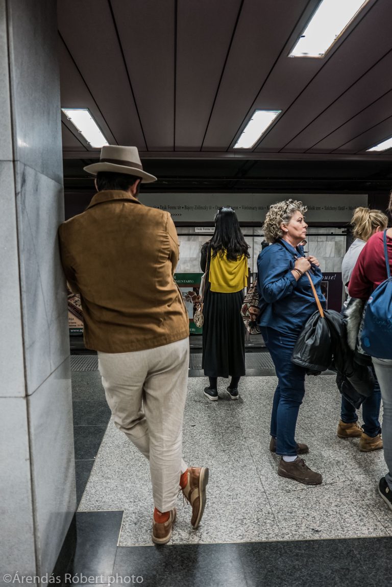 Street photo in Budapest, Hungary by Róbert Árendás