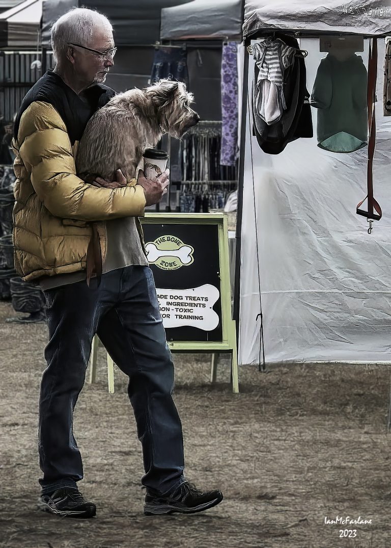 Street photo in Wynyard, Australia by Ian Mcfarlane