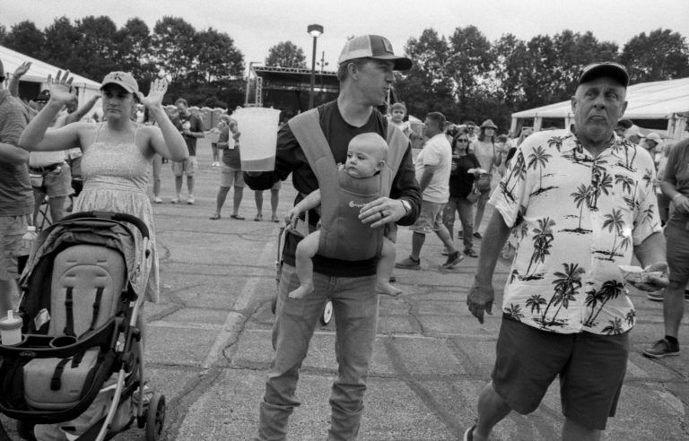 Street photo in the United States by Jason Toledo
