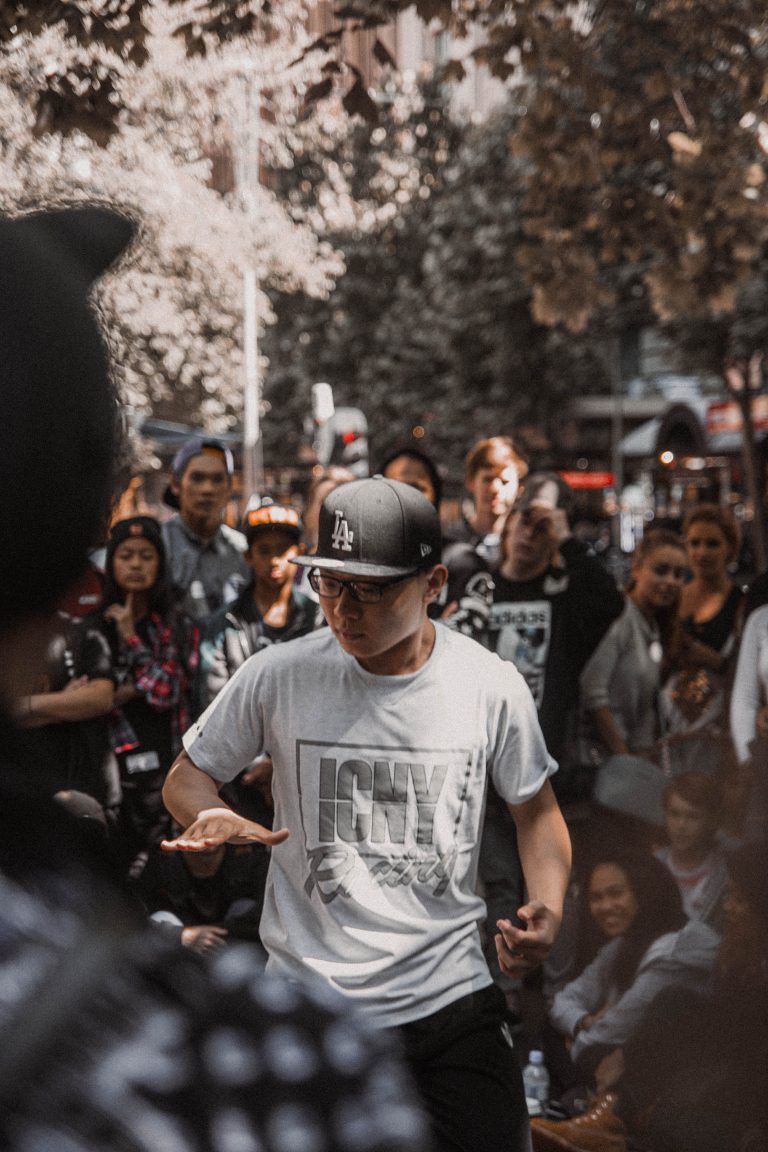 Street photo in Melbourne, Australia by Brenden Murphy