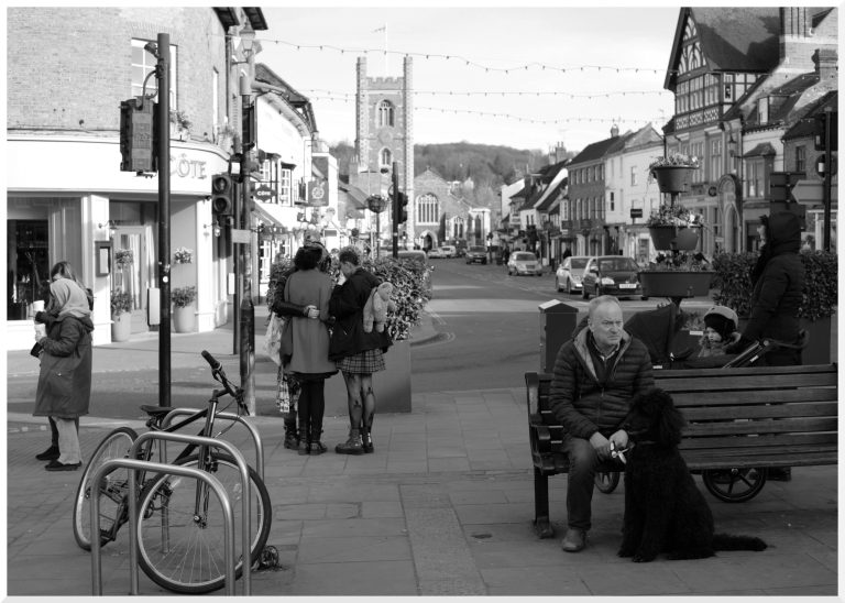 Street photo in Henley-on-Thames, United Kingdom by Nicholas Turner
