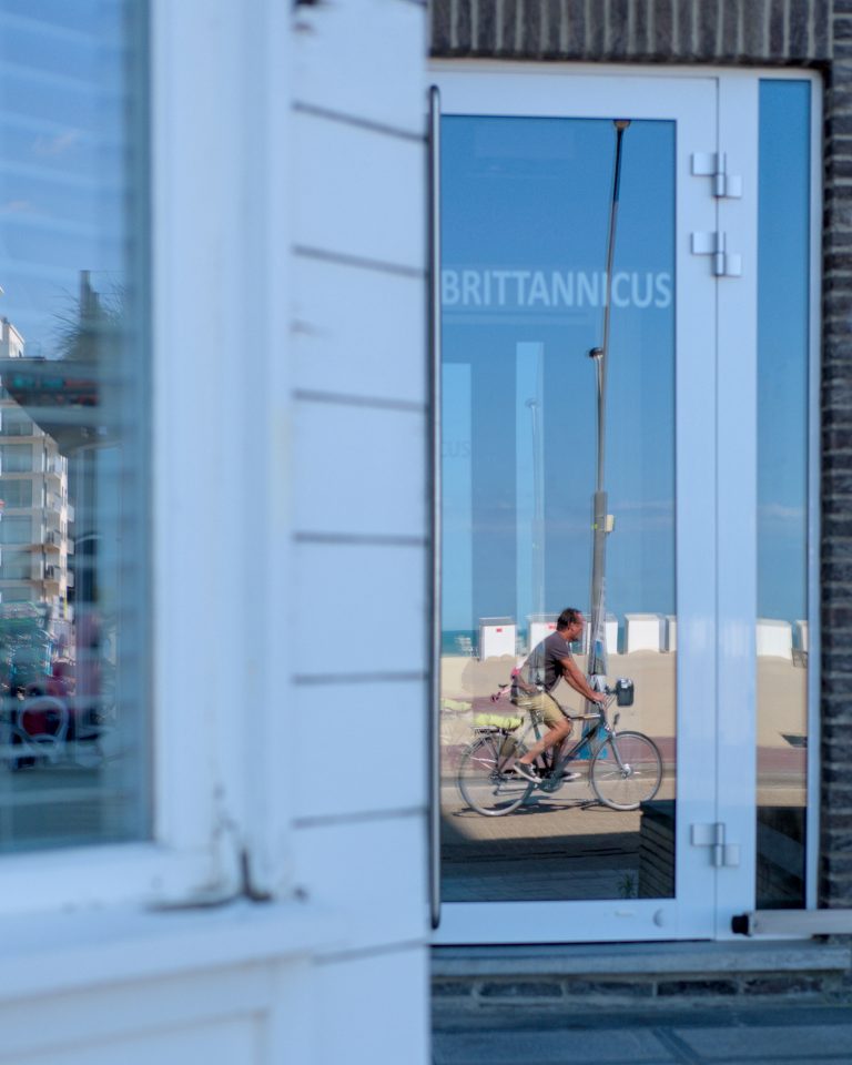 Street photo in Oostduinkerke, Belgium by Luc Scheltens