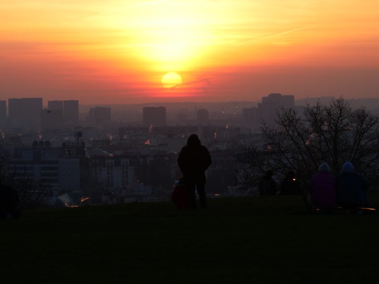 Street photo in Montreuil, France by Lucas Harter