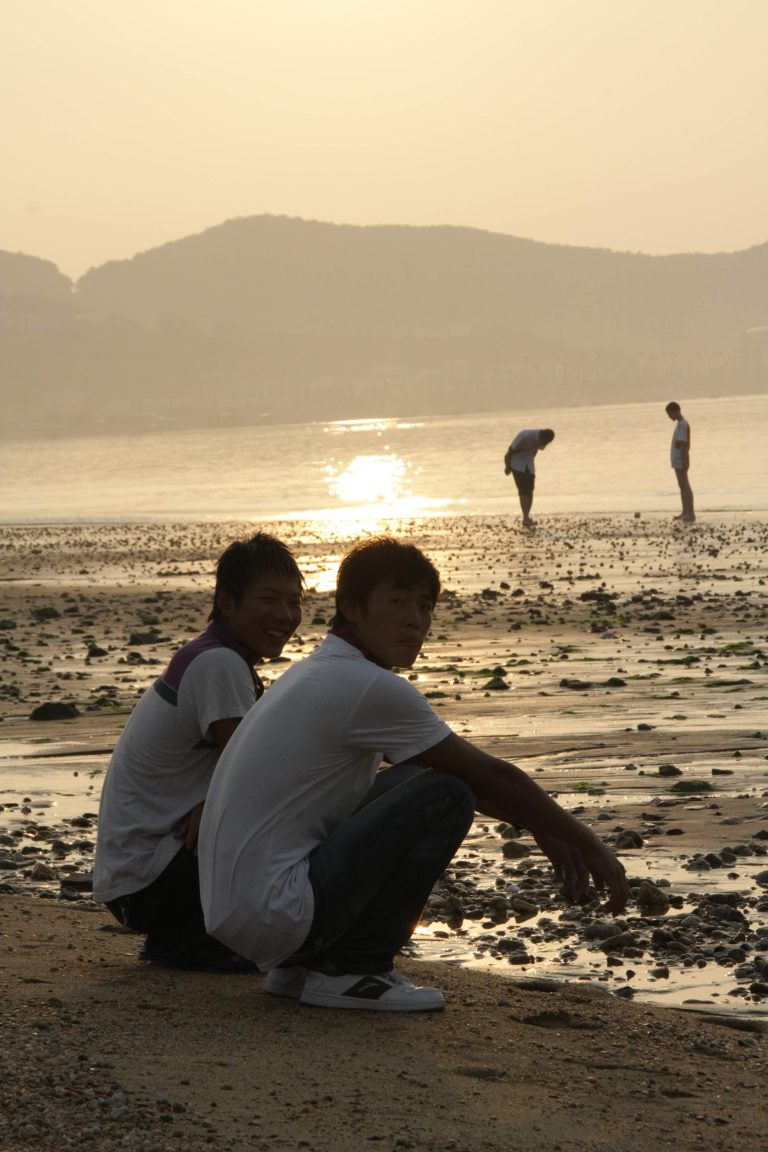 Street photo in Weihai, China by Nik TAN