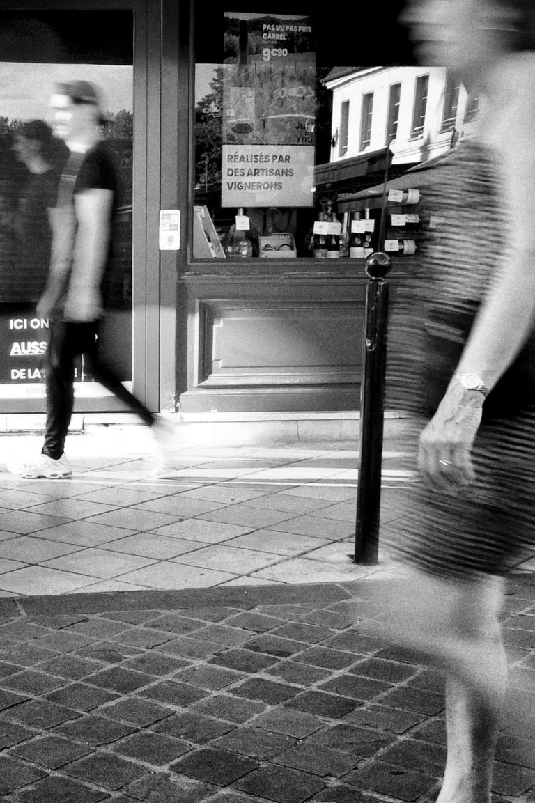 Street photo in Rambouillet, France by Dirk Sterzik