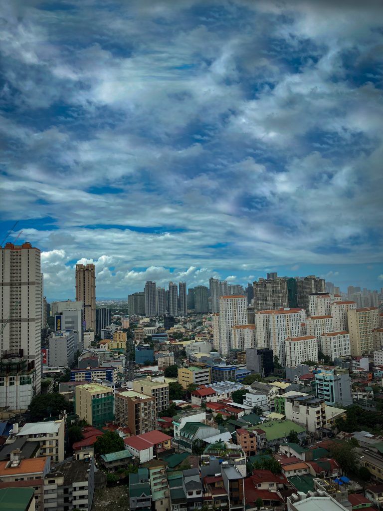 Street photo in Mandaluyong, Philippines by Aira Arandia