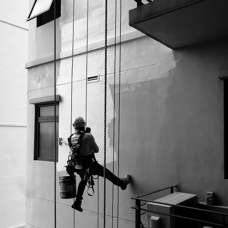 Street photo in Singapore by Frankie Sum