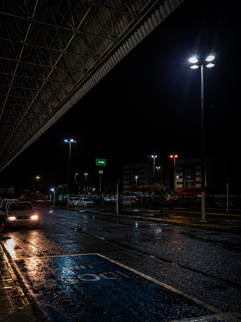 Street photo in Aracaju, Brazil by João Pedro Santana