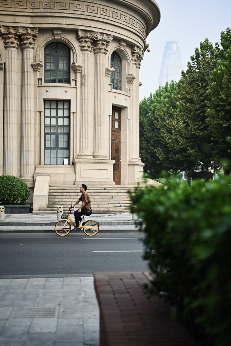 Street photo in Tianjin, China by Li Yue