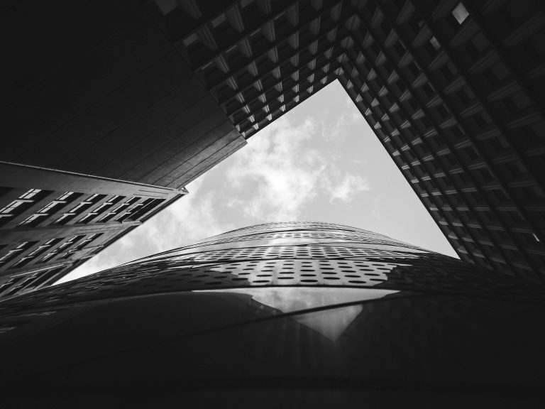 Street photo in Sydney, Australia by Simon Gregory
